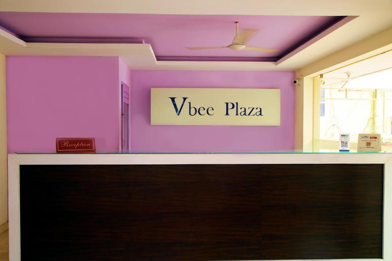 V Bee Plaza Hotell Thiruvananthapuram Eksteriør bilde