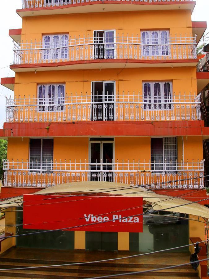 V Bee Plaza Hotell Thiruvananthapuram Eksteriør bilde